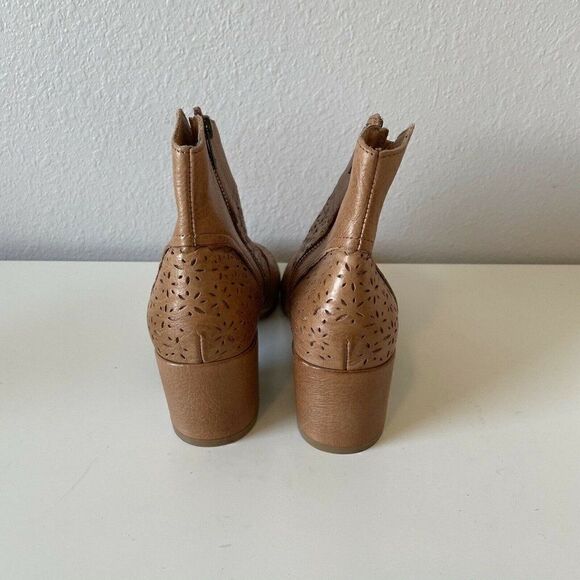 Anthropologie Silent D Ankle Boot Womens 9 39 Pearsy Cognac Laser Perforated NEW - Picture 7 of 8